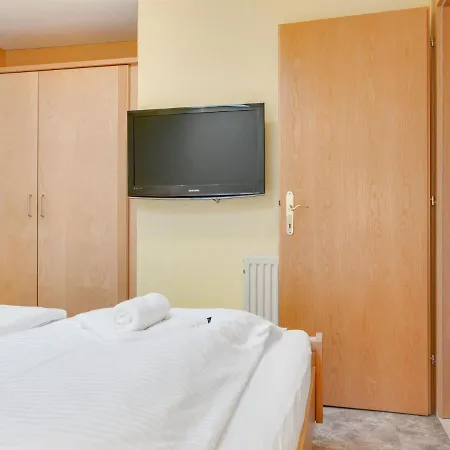 Apartment In With Ski Storage Parking Balcony