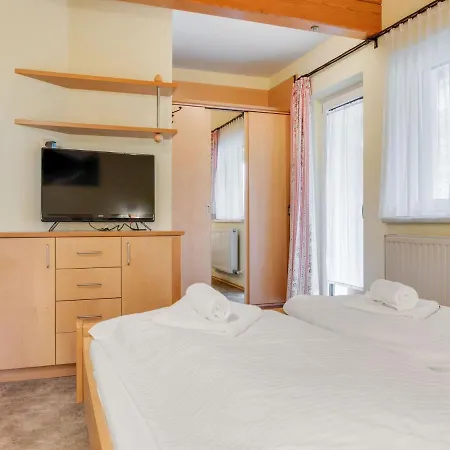 In With Ski Storage Parking Balcony Apartment *
